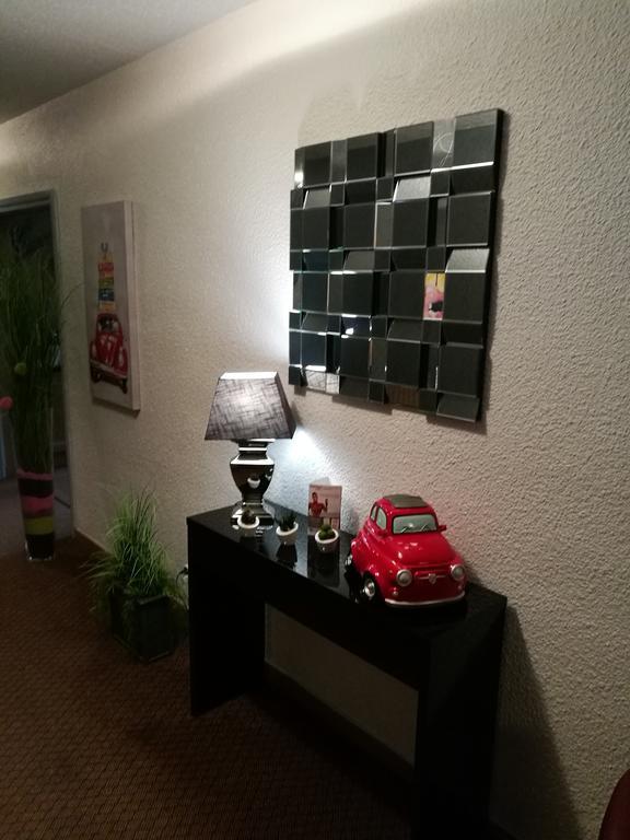 Lys Hotel Halluin Bagian luar foto