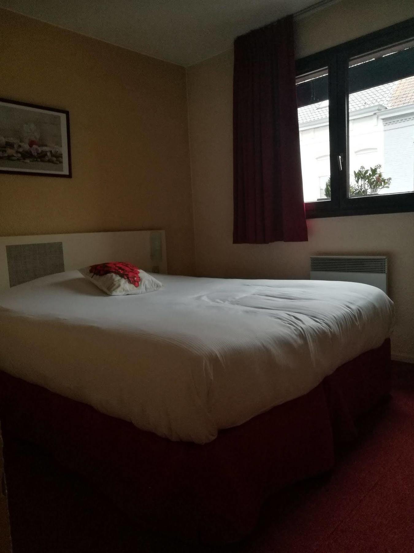 Lys Hotel Halluin Bagian luar foto